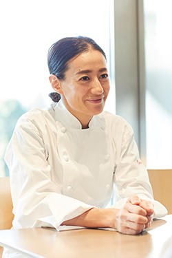 Morceau モルソー オーナーシェフ 秋元 さくら 厨房 フロアに立つ飲食経営者 飲食業界情報コラム グルメキャリー 飲食業界 レストラン業界の就職 転職サイト