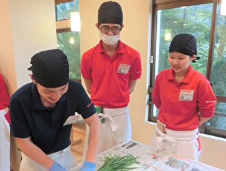 ぎょうざの満洲 航空公園駅前店