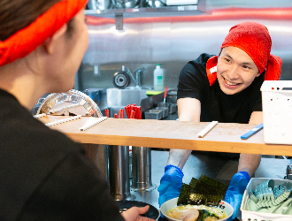 秋津商店／株式会社ギフトホールディングス