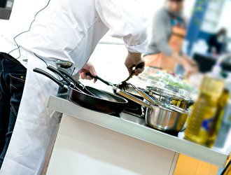 明治大学　和泉の杜（学生食堂）／株式会社ハートフルダイニング