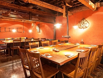 くつ炉ぎ・うま酒　かこいや　丸の内二丁目店