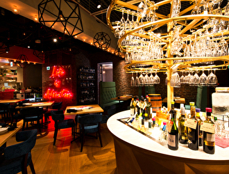 ESOLA 新宿店／GYRO HOLDINGS 株式会社