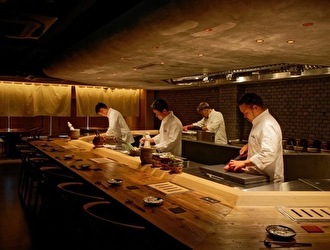 産直鮨 一石三鳥／株式会社Human Qreate