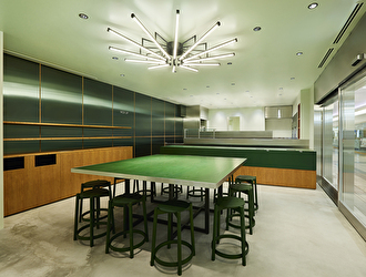 クリスプサラダワークス 阪急三番街店