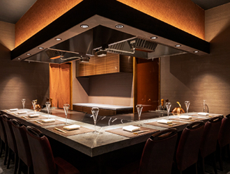 新宿 鉄板焼きYOKOTA