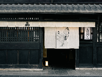 鳥彌三（とりやさ）