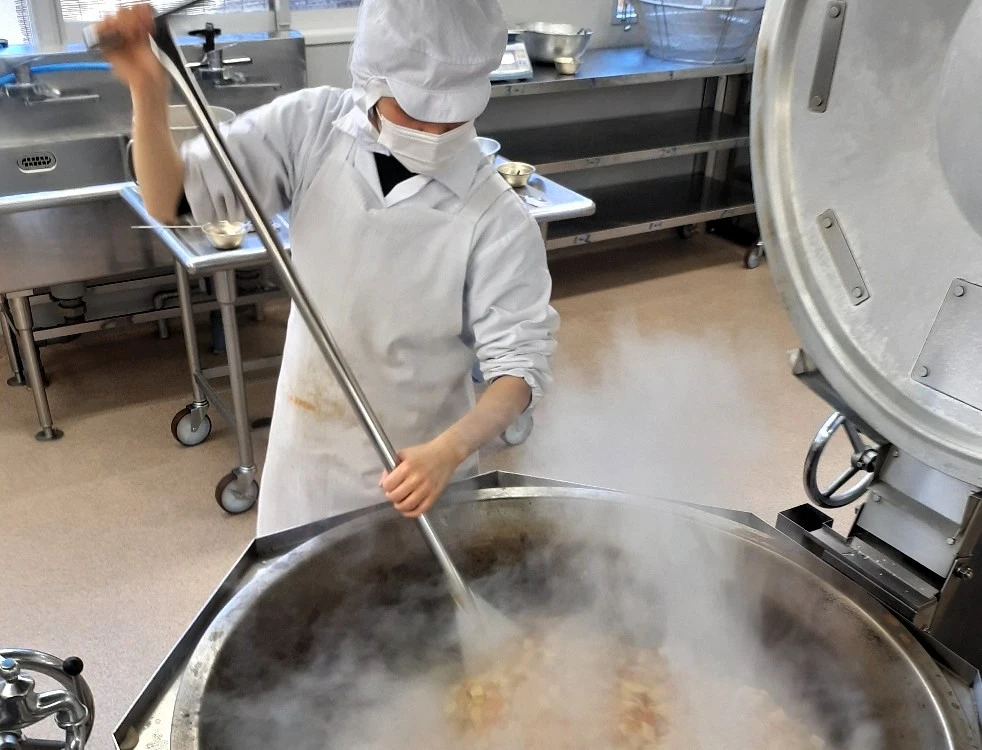 墨田区立桜堤中学校／日本給食株式会社