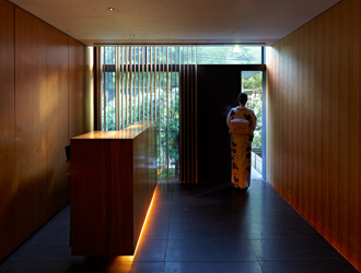 外苑前　僖成（きなり）