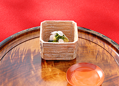 招福楼 東京店 接客を通じて、食材の英単語を覚えるなど、皆で外国語スキルの上達に取り組んでいます。