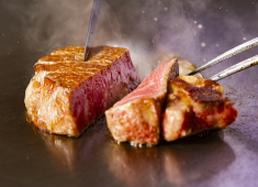 JADEX福祉サービス株式会社 高級食材をふんだんに使ったコース料理を提供。あなたのサービスで、料理の魅力をさらに引き出してください！