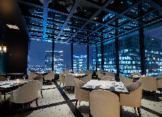 株式会社WDI JAPAN ファインダイニング事業部 丸の内のパノラマ夜景が、あなたの職場になる。