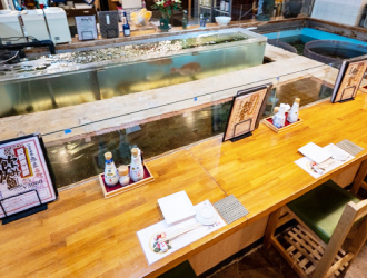 魚家株式会社 【いけす道場魚家】いけすで泳ぐ魚を取って捌く、海鮮が大人気！鮮魚の技術がしっかりと磨けます。