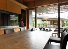 株式会社鞍馬 厳選した最高な食材を職人の丹精込めた手作りをお客様に楽しんで頂いています。