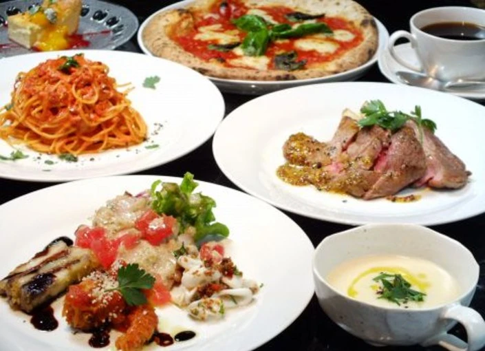 Asian Cafe Hiroz それぞれの料理にこだわり、店内調理を大切に各種料理を提供しています。