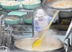 株式会社レパスト　SK営業部 子ども達を笑顔にさせる美味しい給食づくりです！